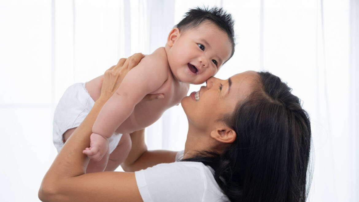 Đón Chờ Từng Dấu Mốc Diệu Kỳ Của Bé Sơ Sinh