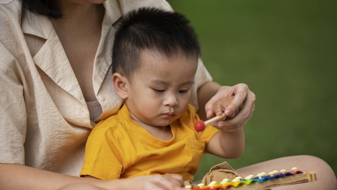 Cả Nhà Mình Cùng Lớn Với Bé Mới Biết Đi (1–3 tuổi)